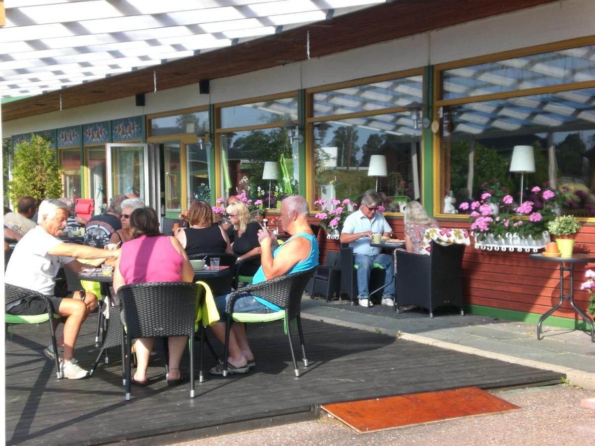 Bed And Breakfast Fyra Haestar Rättvik Zewnętrze zdjęcie