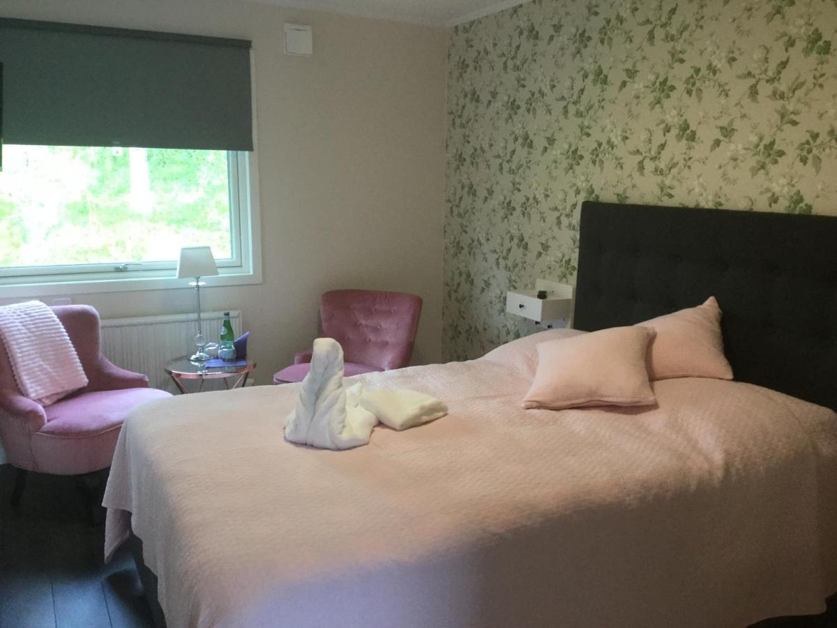 Bed And Breakfast Fyra Haestar Rättvik Zewnętrze zdjęcie