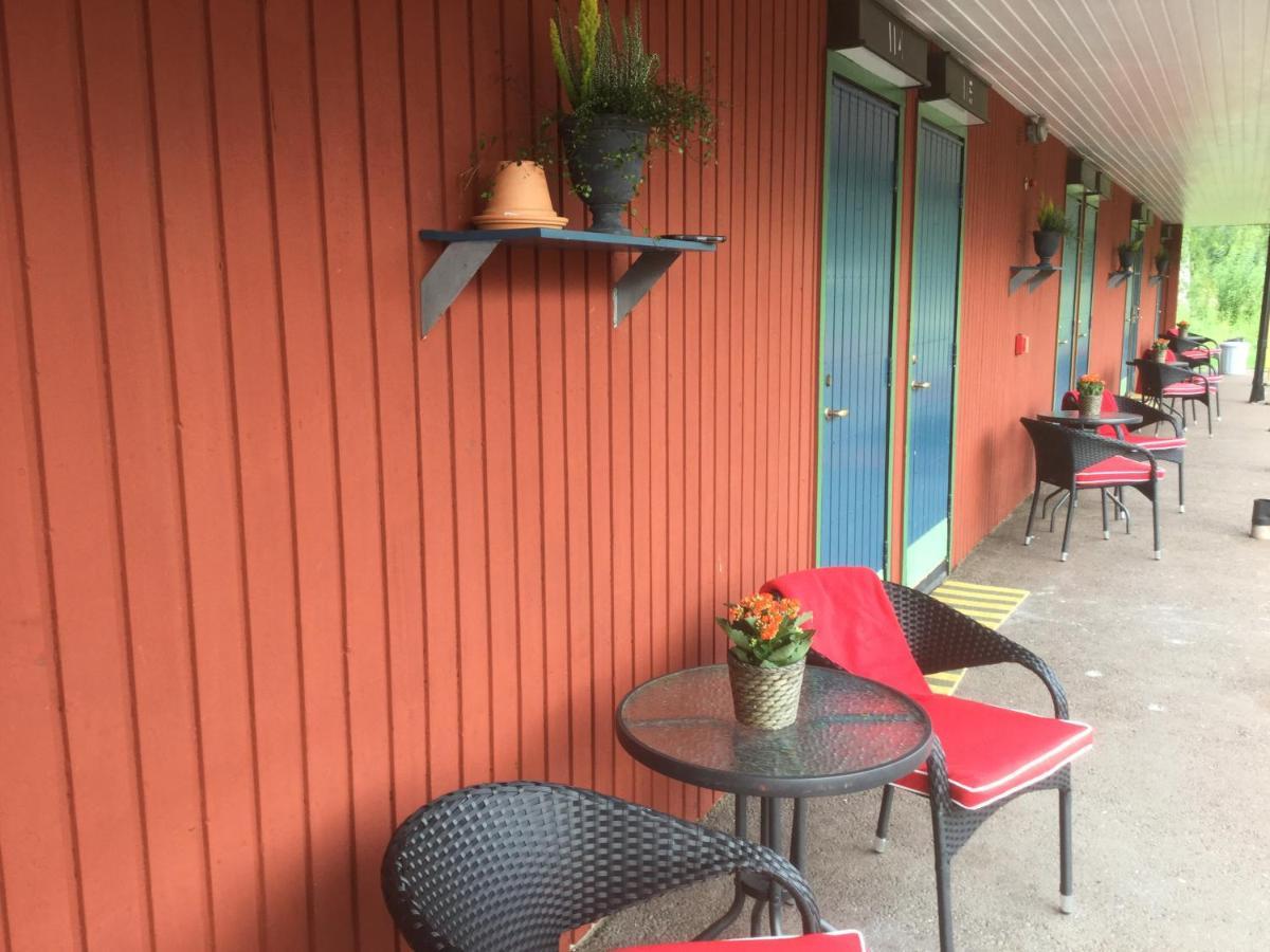 Bed And Breakfast Fyra Haestar Rättvik Zewnętrze zdjęcie