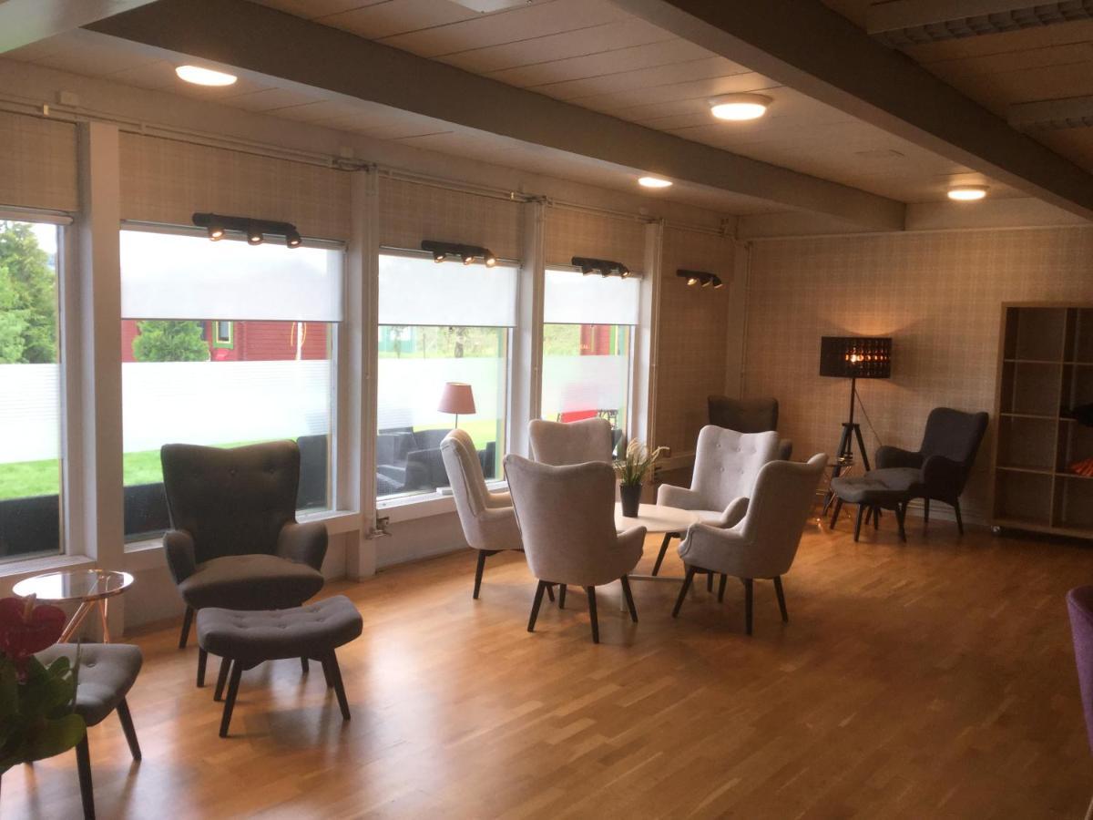 Bed And Breakfast Fyra Haestar Rättvik Zewnętrze zdjęcie
