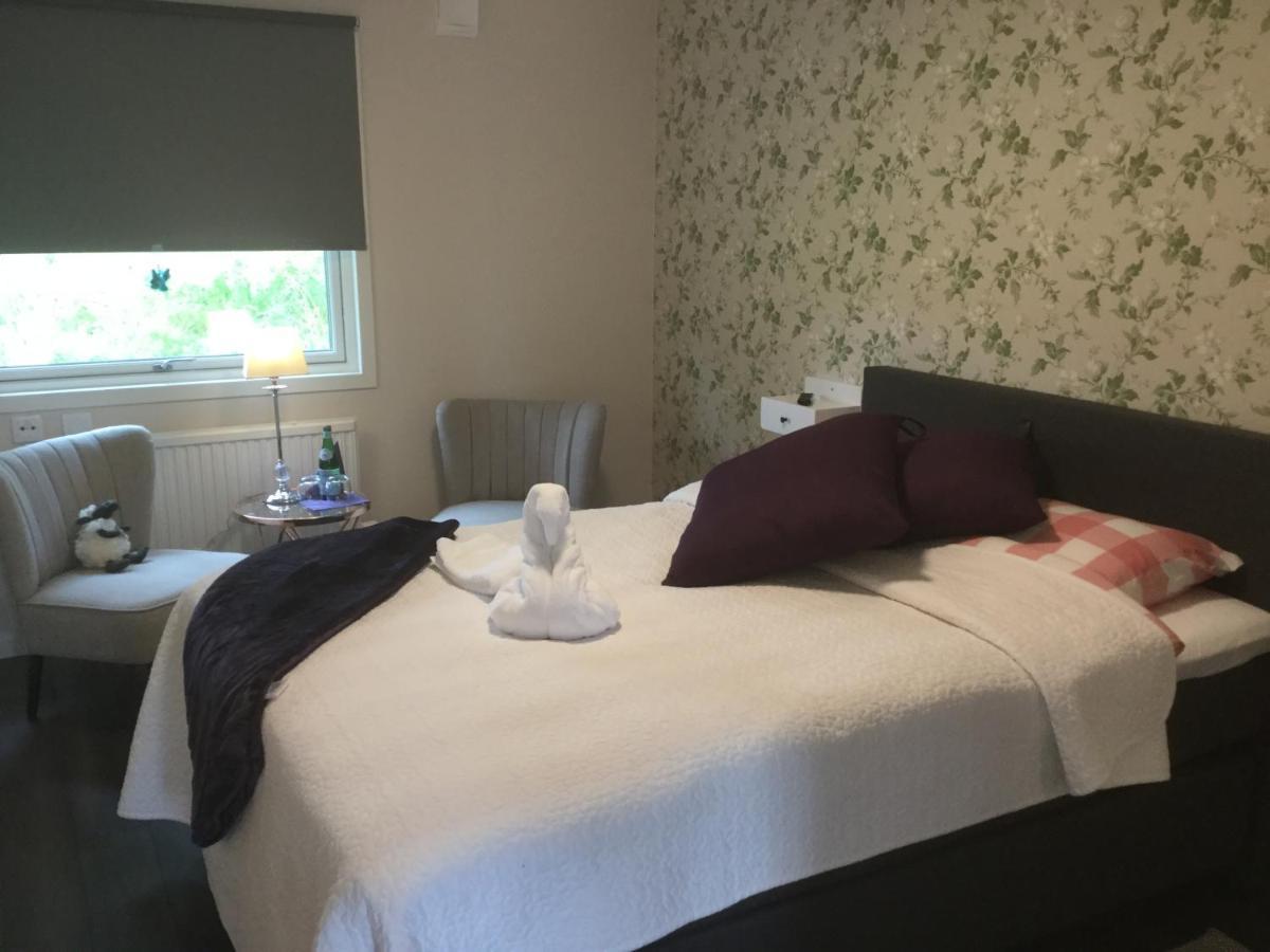 Bed And Breakfast Fyra Haestar Rättvik Zewnętrze zdjęcie
