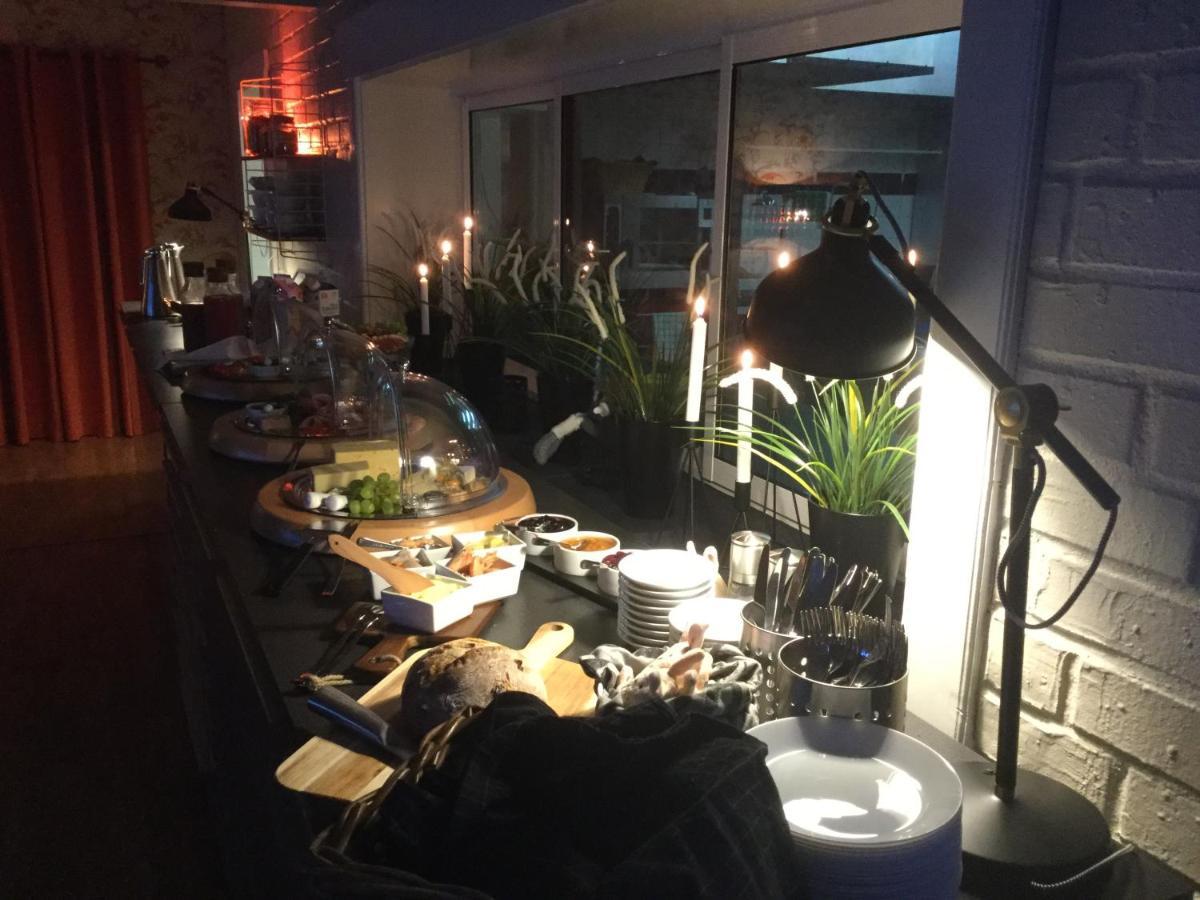 Bed And Breakfast Fyra Haestar Rättvik Zewnętrze zdjęcie
