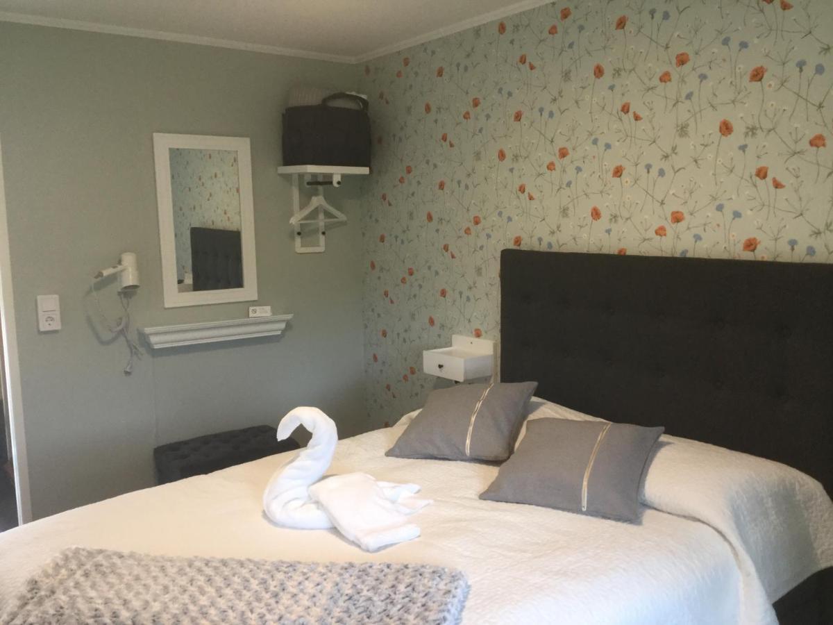 Bed And Breakfast Fyra Haestar Rättvik Zewnętrze zdjęcie