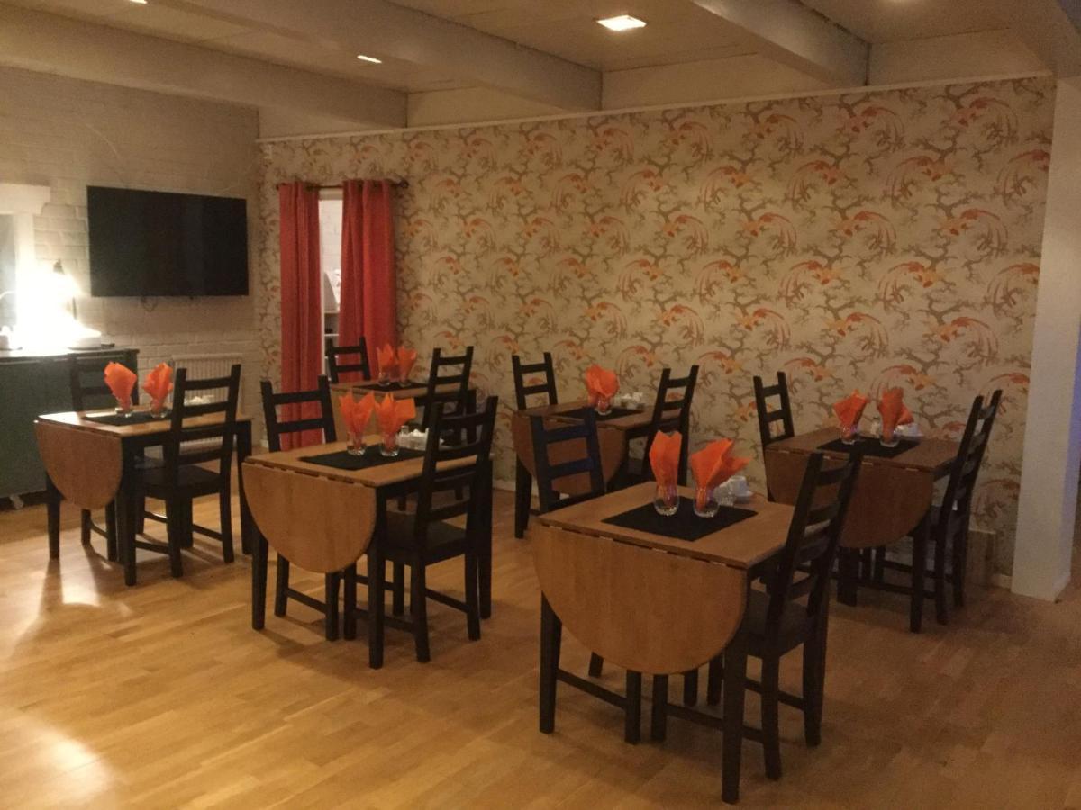 Bed And Breakfast Fyra Haestar Rättvik Zewnętrze zdjęcie