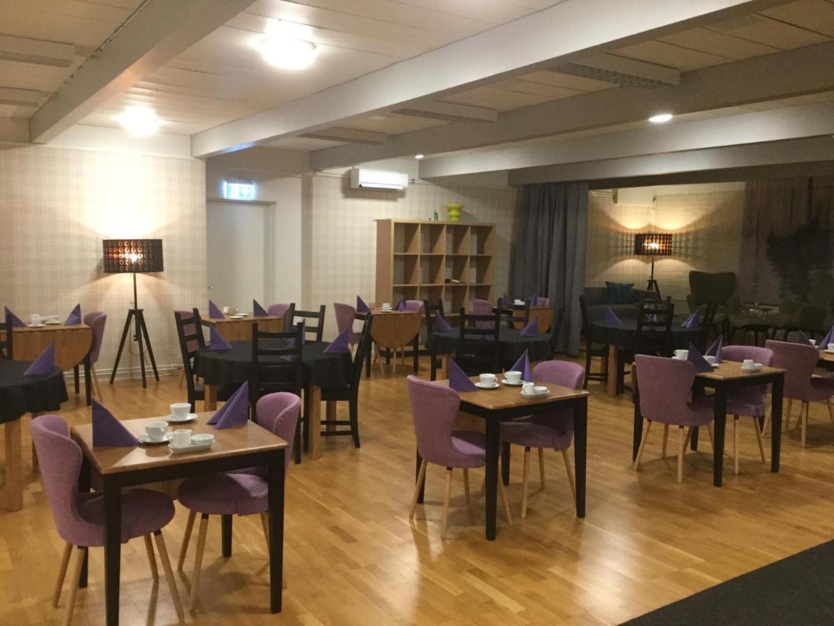Bed And Breakfast Fyra Haestar Rättvik Zewnętrze zdjęcie