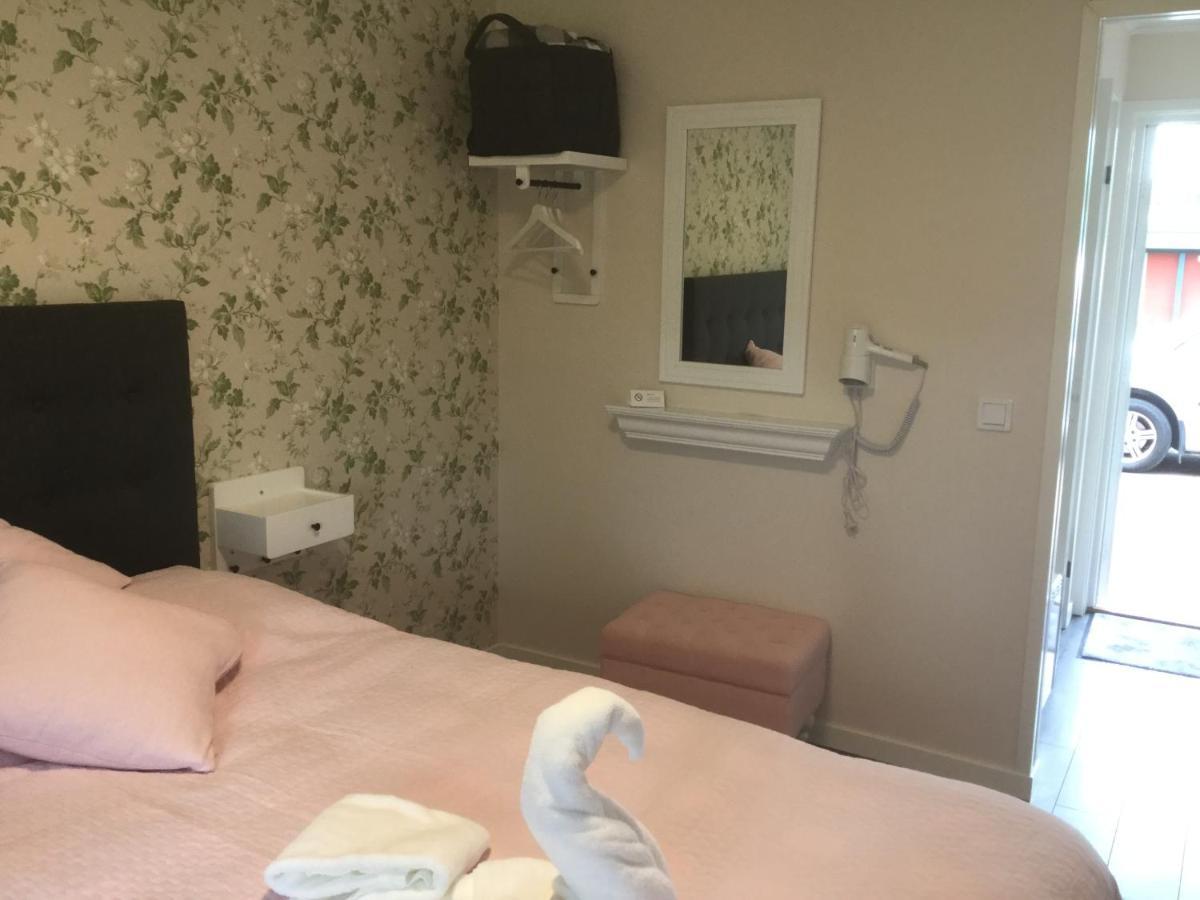 Bed And Breakfast Fyra Haestar Rättvik Zewnętrze zdjęcie
