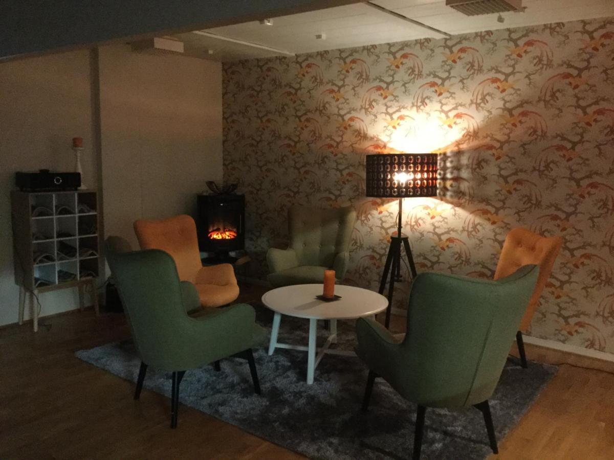 Bed And Breakfast Fyra Haestar Rättvik Zewnętrze zdjęcie