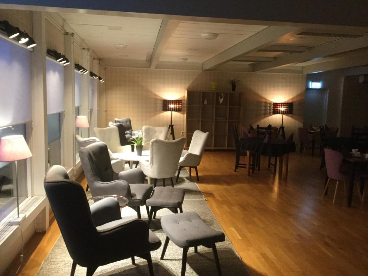 Bed And Breakfast Fyra Haestar Rättvik Zewnętrze zdjęcie