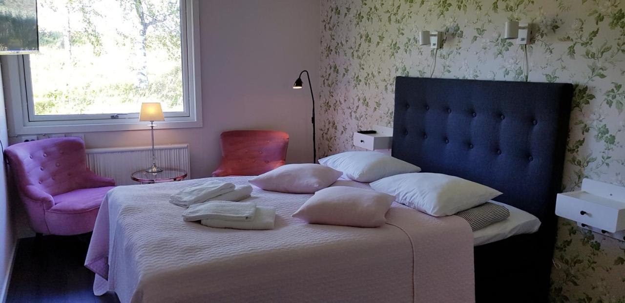 Bed And Breakfast Fyra Haestar Rättvik Zewnętrze zdjęcie