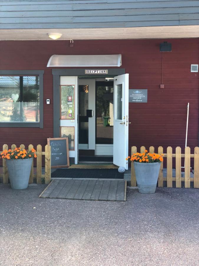 Bed And Breakfast Fyra Haestar Rättvik Zewnętrze zdjęcie