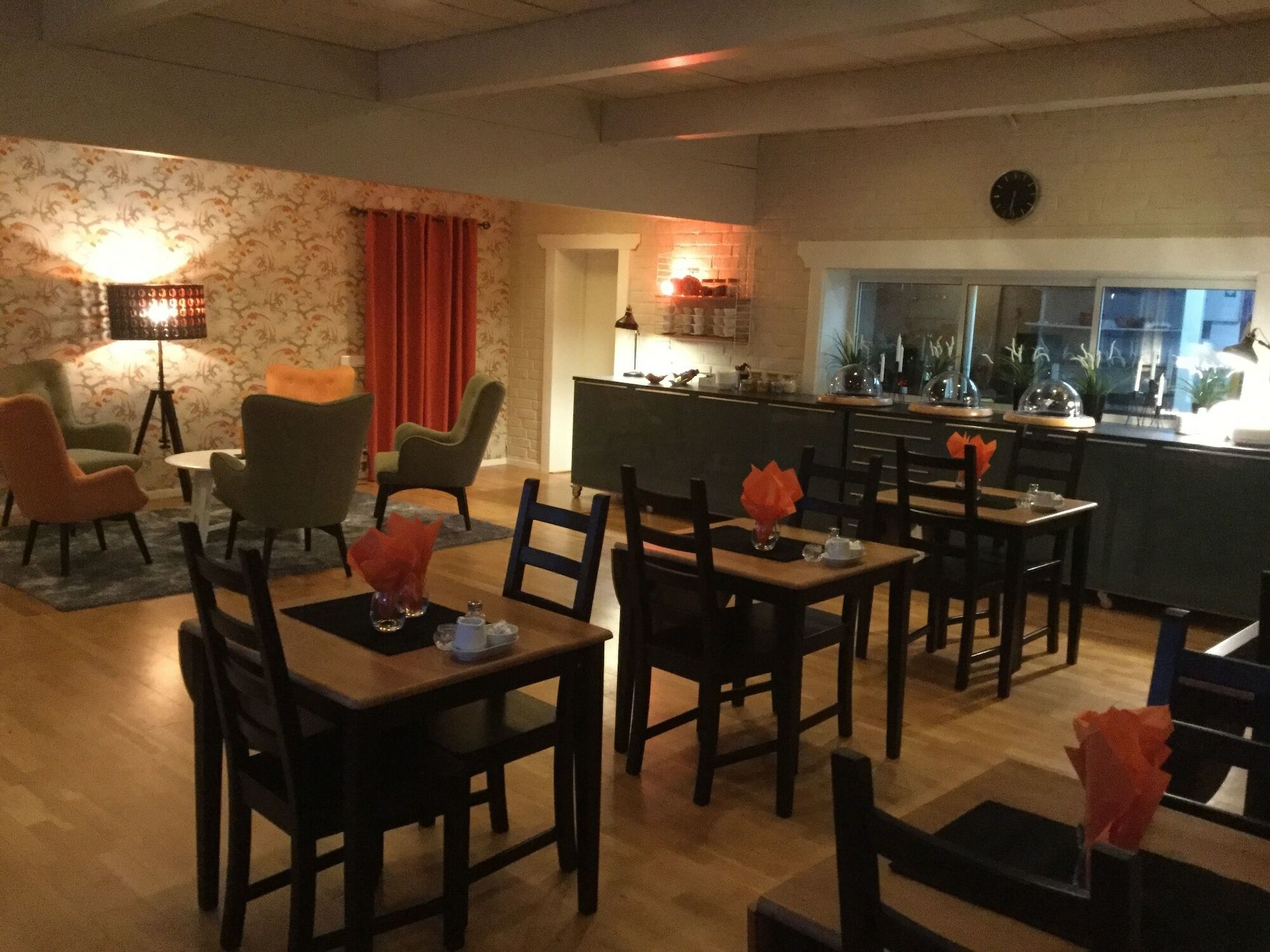 Bed And Breakfast Fyra Haestar Rättvik Zewnętrze zdjęcie